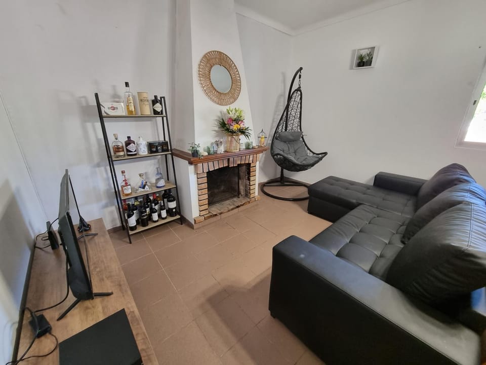 Communal lounge/ TV room, TV and multimedia, Living room, Seating area