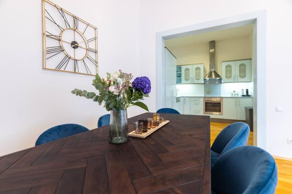 Charming 2BR Old Town Apt in Prime Location by EasyBNB Premium Apartment in Prague
