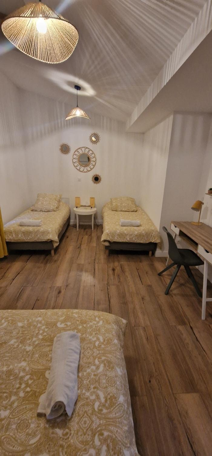 Photo of the whole room, Bedroom