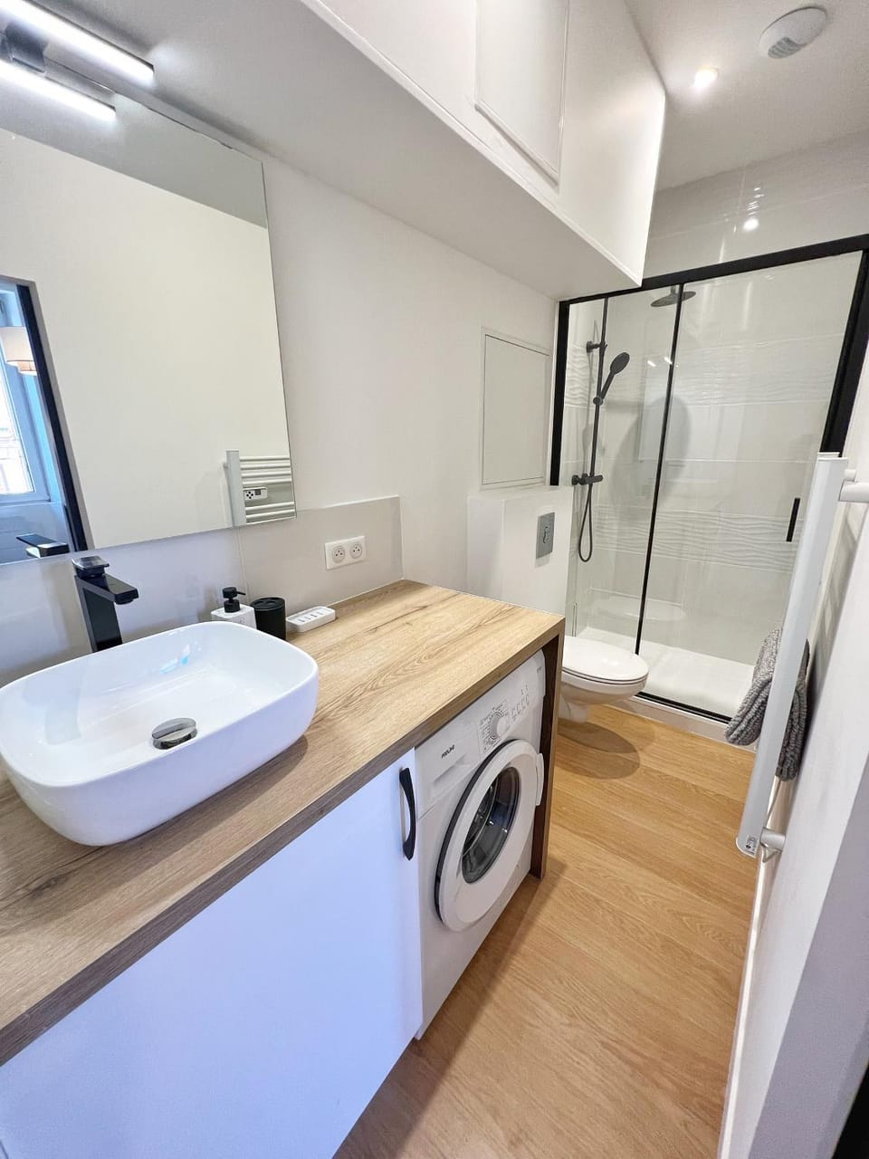 Shower, Toilet, Bathroom