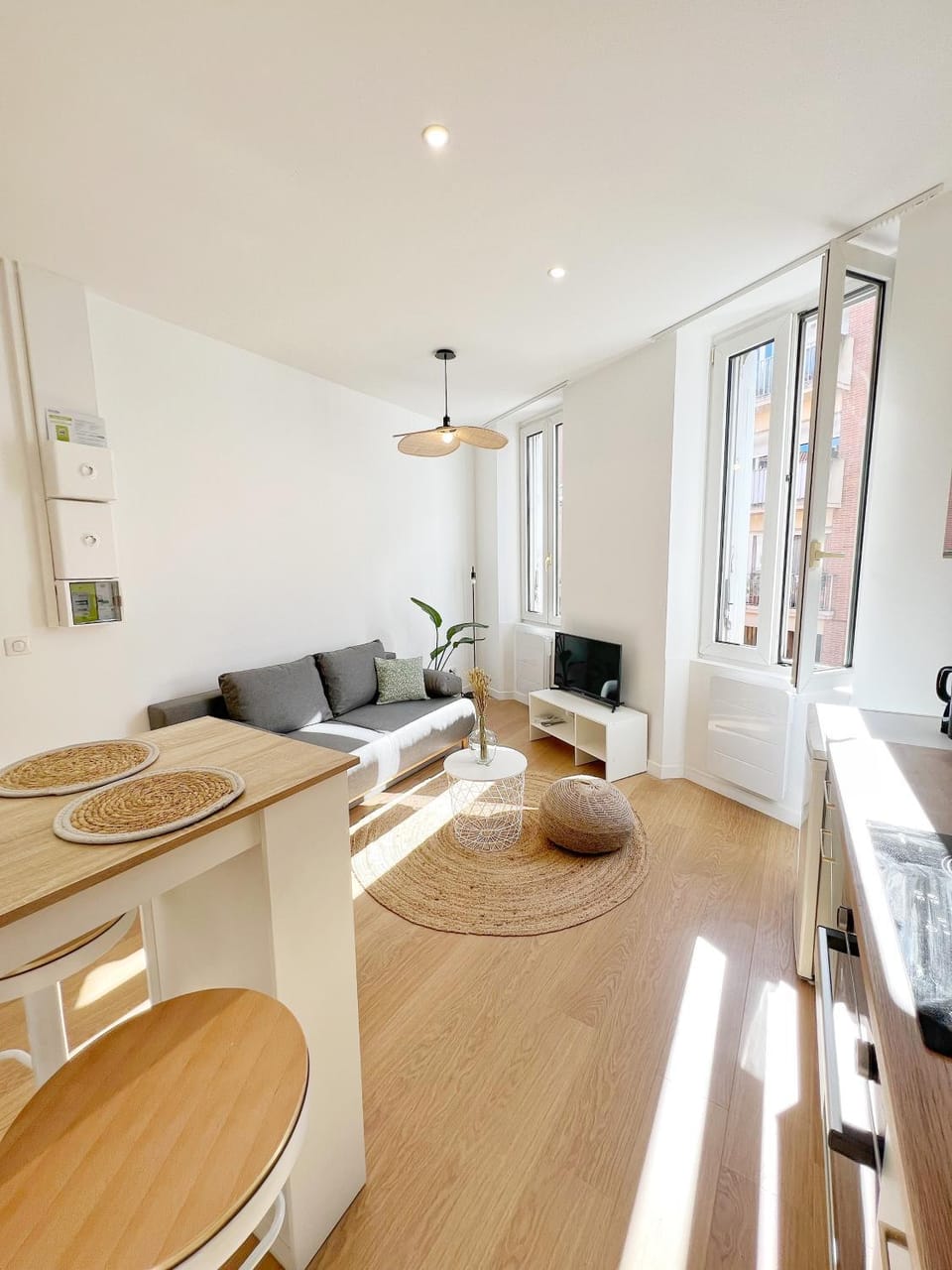 Living room, Dining area, kitchen