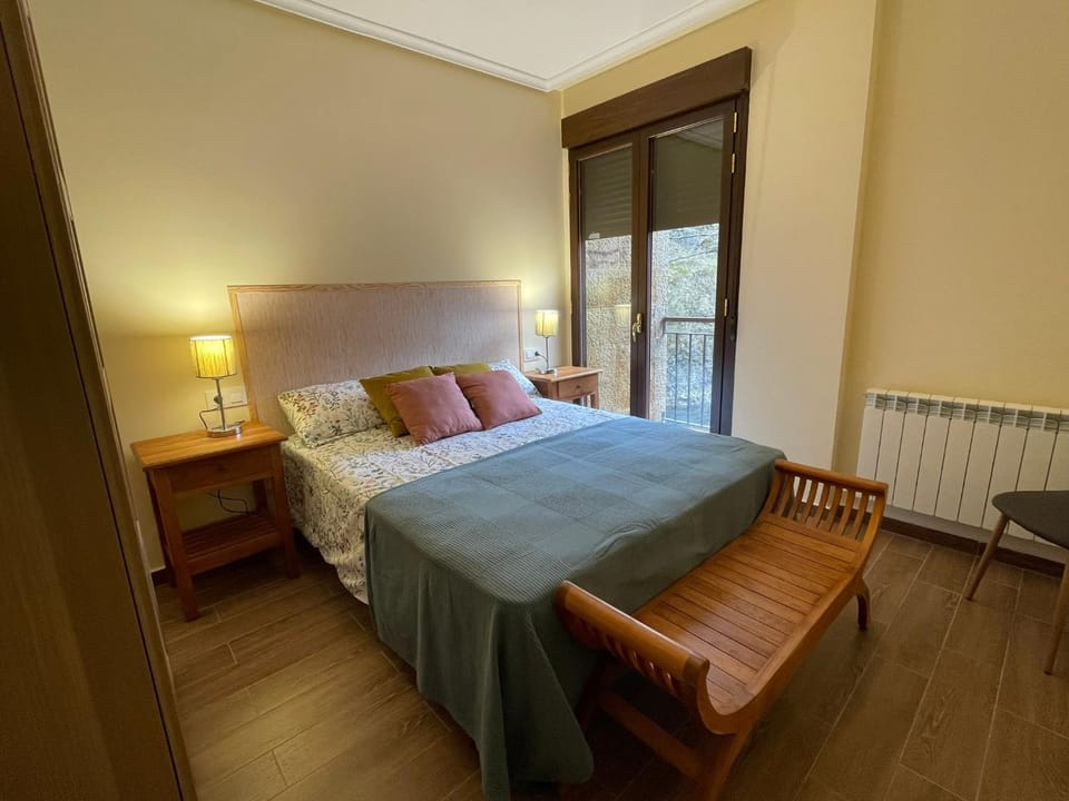Bed, Bedroom, River view