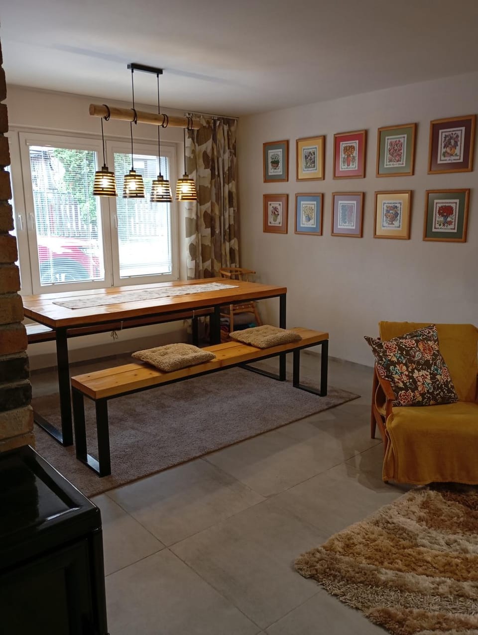 Property building, Living room, Seating area, Dining area