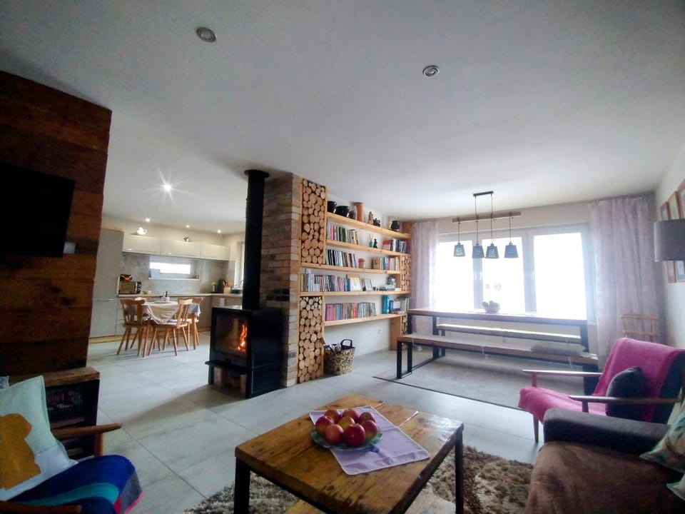 Library, Kitchen or kitchenette, Living room, Seating area, Dining area