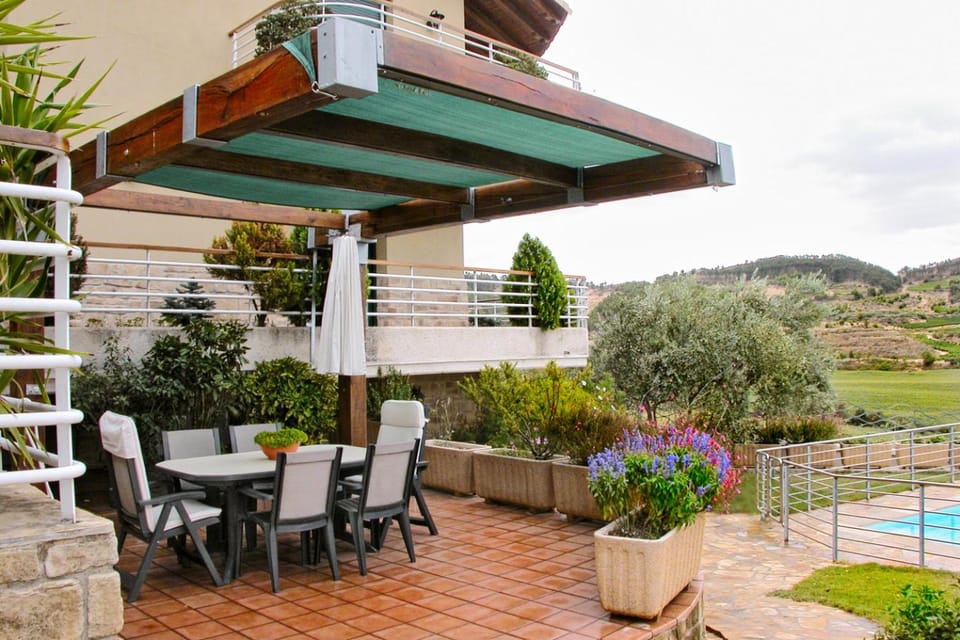 Property building, Natural landscape, Garden, View (from property/room), Balcony/Terrace, Garden view, Mountain view, Internal: Not applicable to any particular room