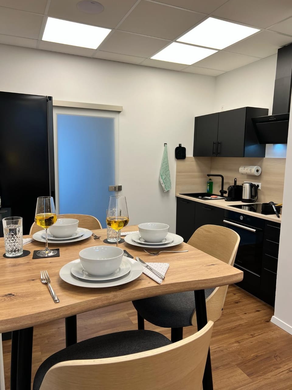 Dining area, kitchen