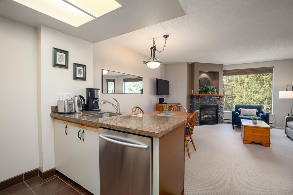 Kitchen or kitchenette, Living room, Seating area
