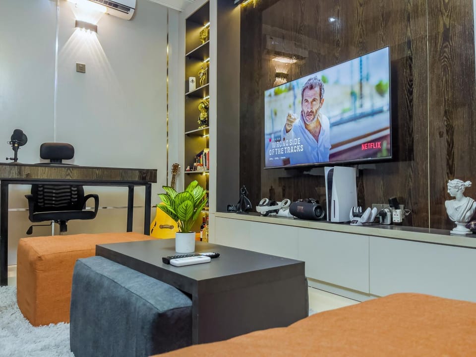 TV and multimedia, Living room, Seating area