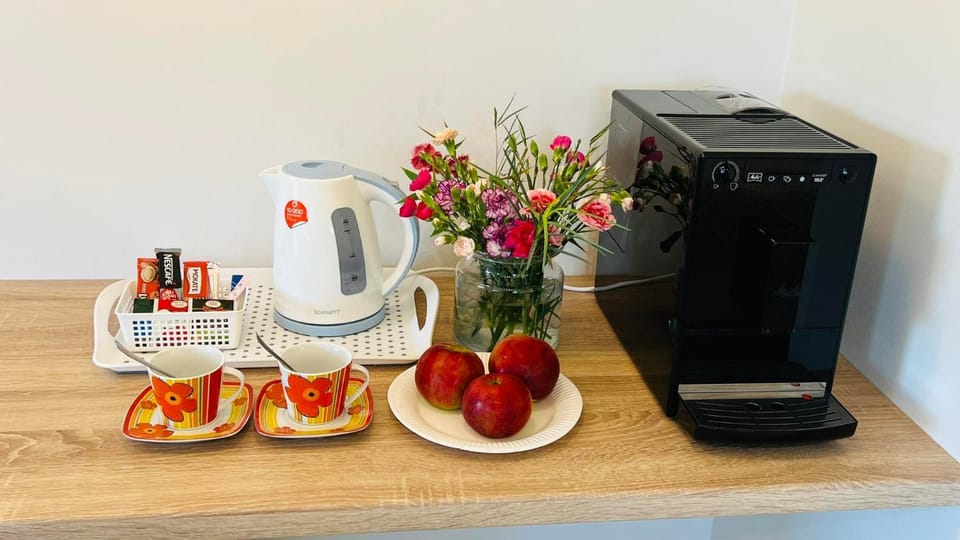 Coffee/tea facilities, Kitchen or kitchenette, Food and drinks