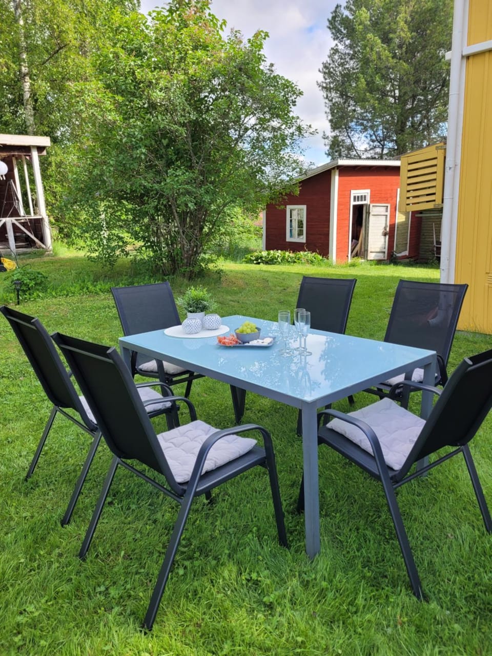 Mysigt hus utanför Järvsö House in Sweden