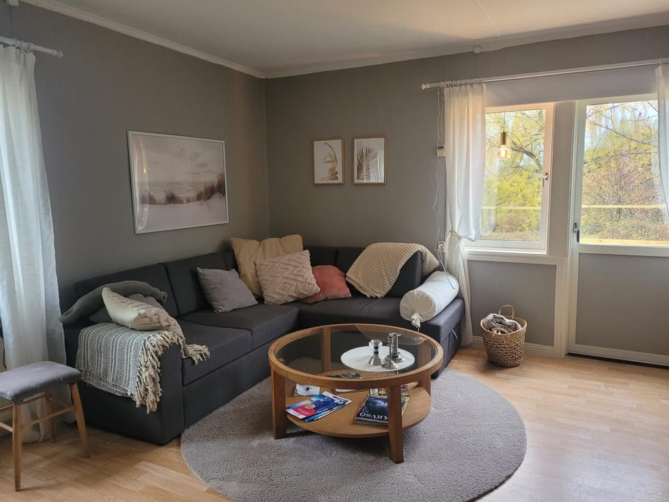 Mysigt hus utanför Järvsö House in Sweden