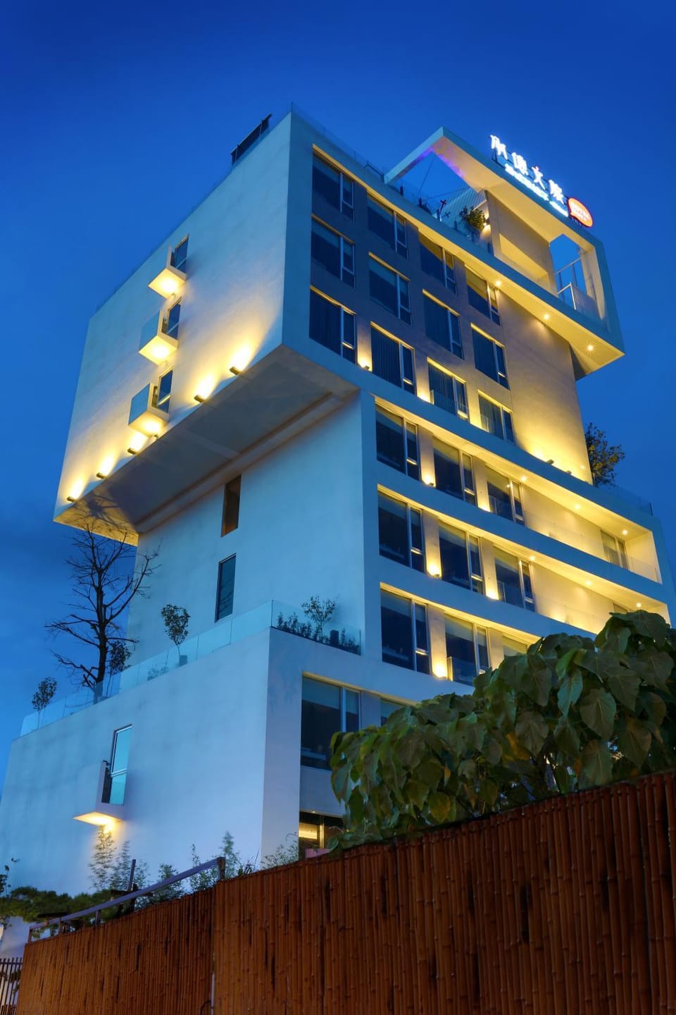 Facade/entrance
