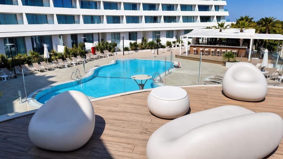 Solarium, Swimming pool