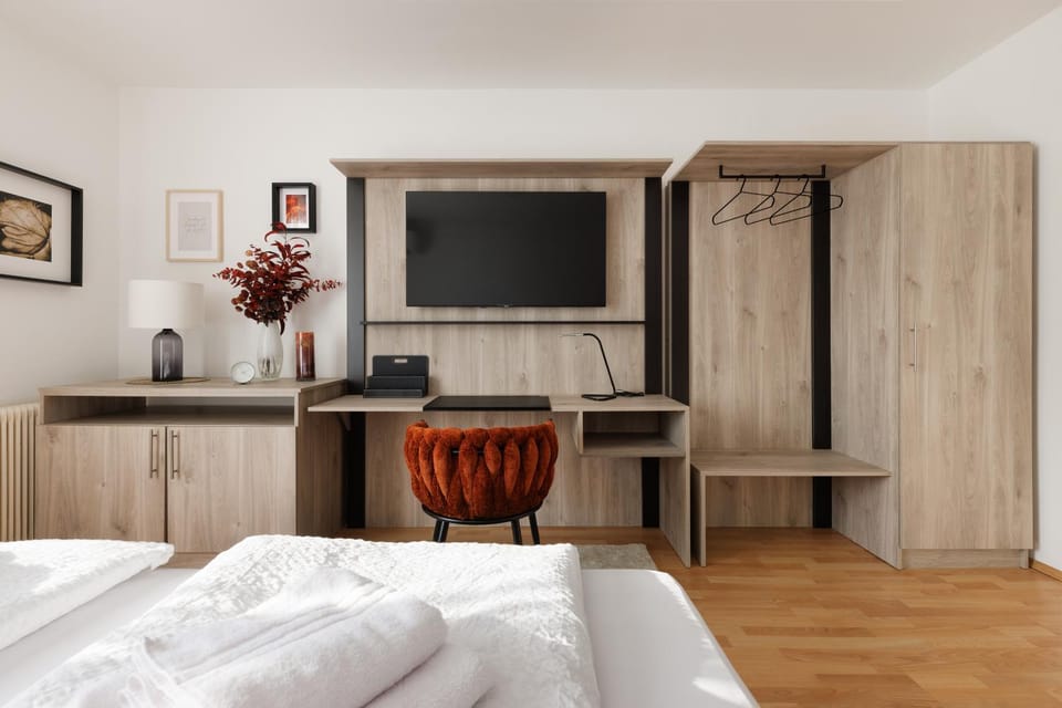 TV and multimedia, Photo of the whole room, hair dresser