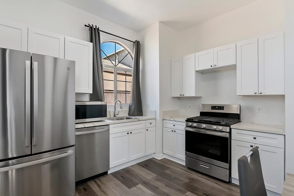 3bed 2bath apartment near universal studio hollywood sleep 7 Apartment in North Hollywood