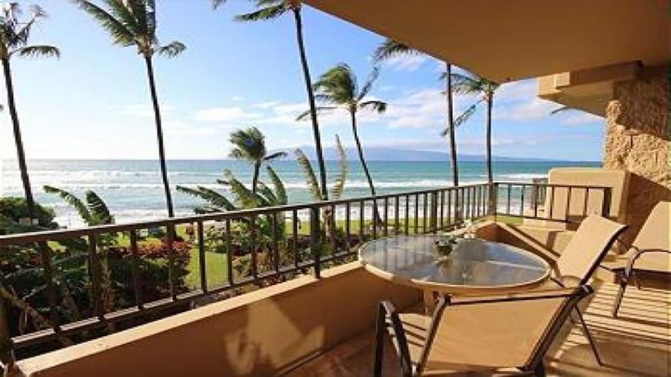 Paki Maui 207 · PM 207 BeachFront 1BD w Ocean View House in Kaanapali