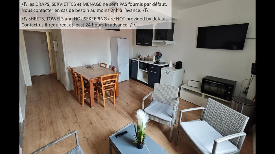 Communal lounge/ TV room, Kitchen or kitchenette, Living room, Dining area