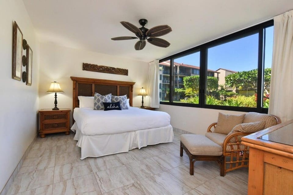 Papakea H106 · PK H106 Remodeled 2BD Condo w AC Pool Hot Tub House in Kaanapali