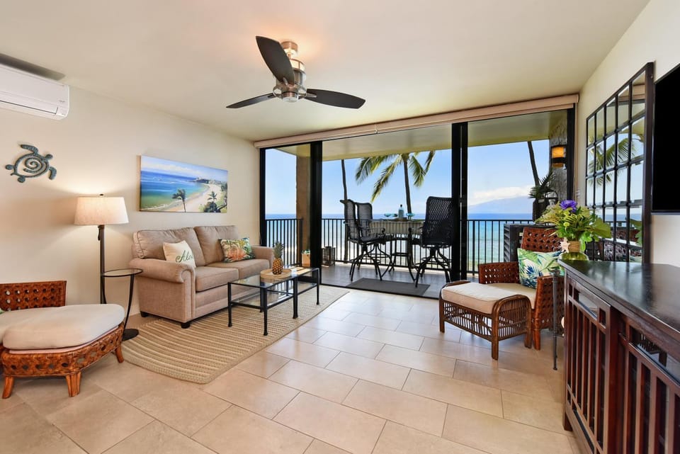 Papakea L303 · PK L303 Kaanapali BeachFront 2BD w Ocean View Poo House in Kaanapali