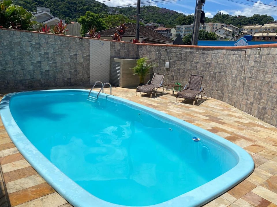 Blumen Espaço "piscina privativa' House in Blumenau
