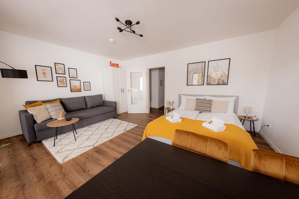Bed, Living room, Photo of the whole room, Bedroom