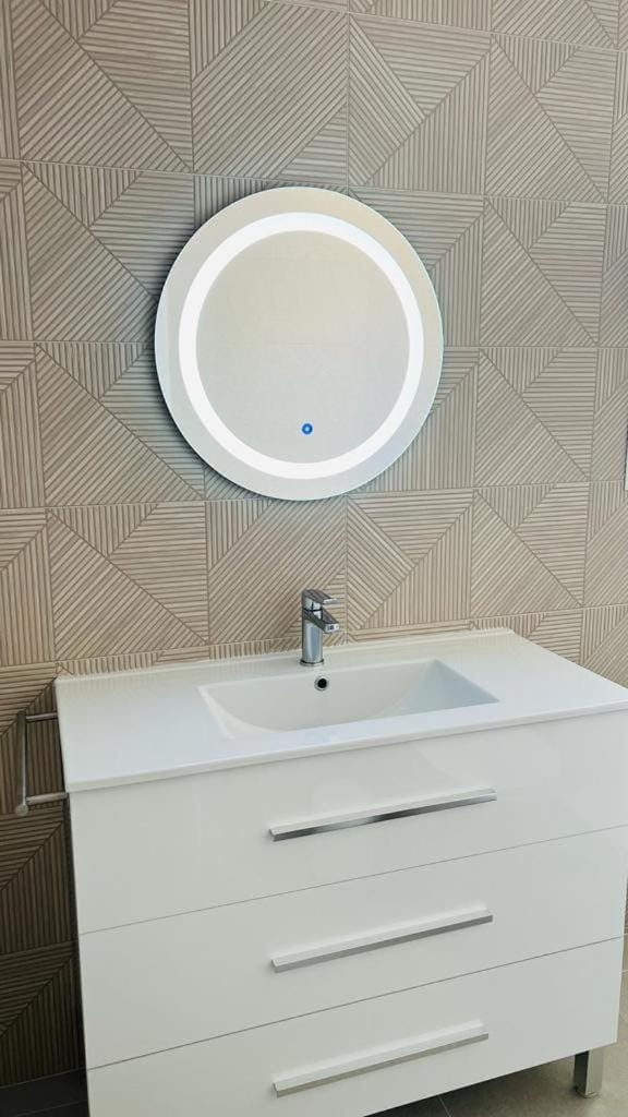 Un balcón a Estepona Apartment in Estepona