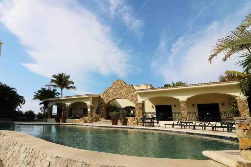 DEPARTAMENTO EN FRACC PRIVADO 200mts2 Apartment in Mazatlan