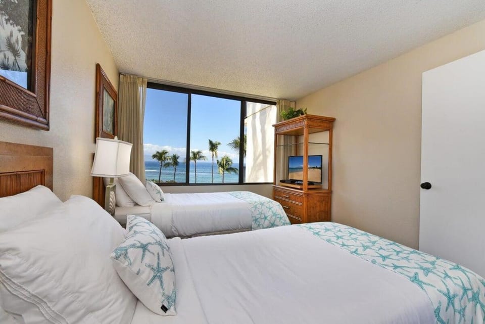 Kaanapali Shores 403 · KS 403 Spacious 2BD w AC OceanFront Pool House in Kaanapali