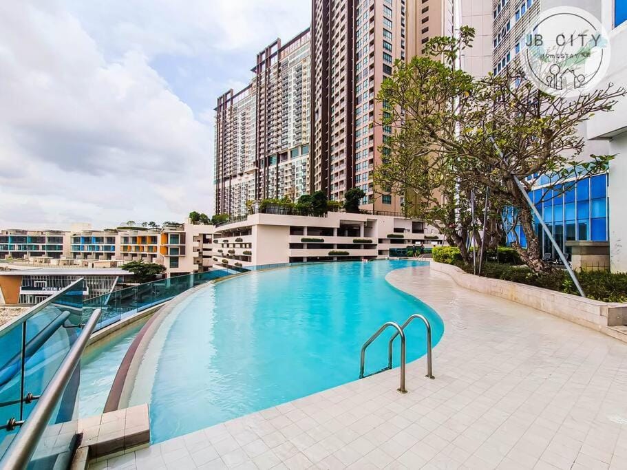 Pool view, Swimming pool, Swimming pool