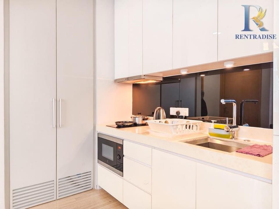 Pine Tree Marina Suites by RR JBcity Apartment in Johor