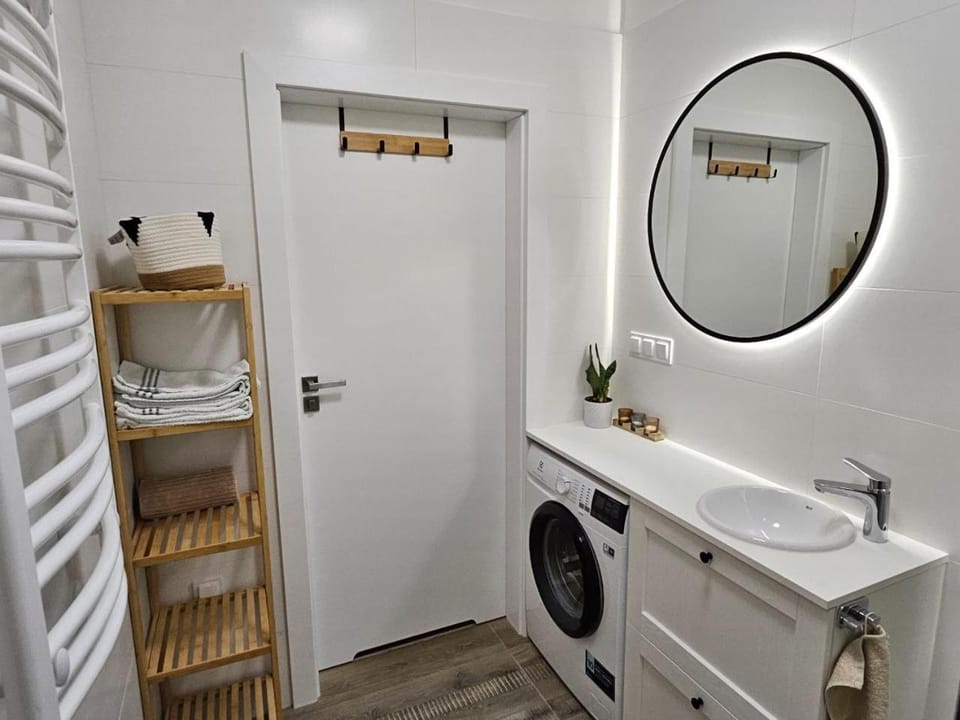 Bathroom, washing machine