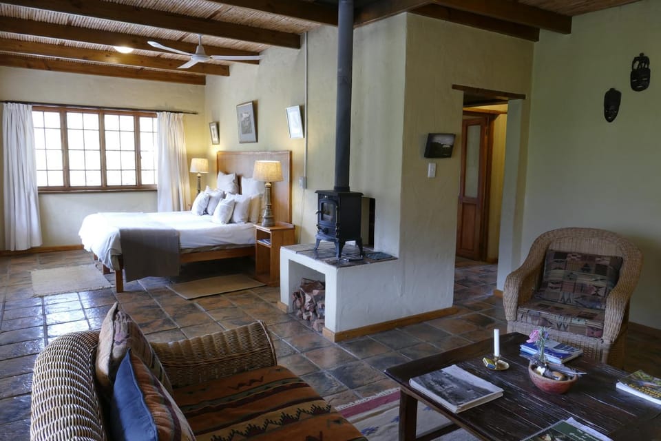 Bed, Living room, Photo of the whole room