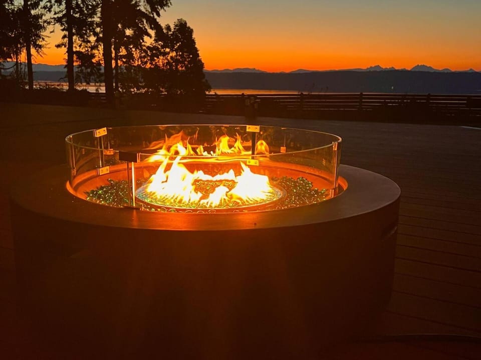 New Lighthouse Port Susan View House Camano House in Camano Island