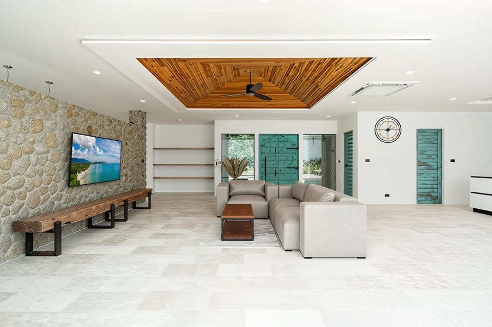 Communal lounge/ TV room, Living room