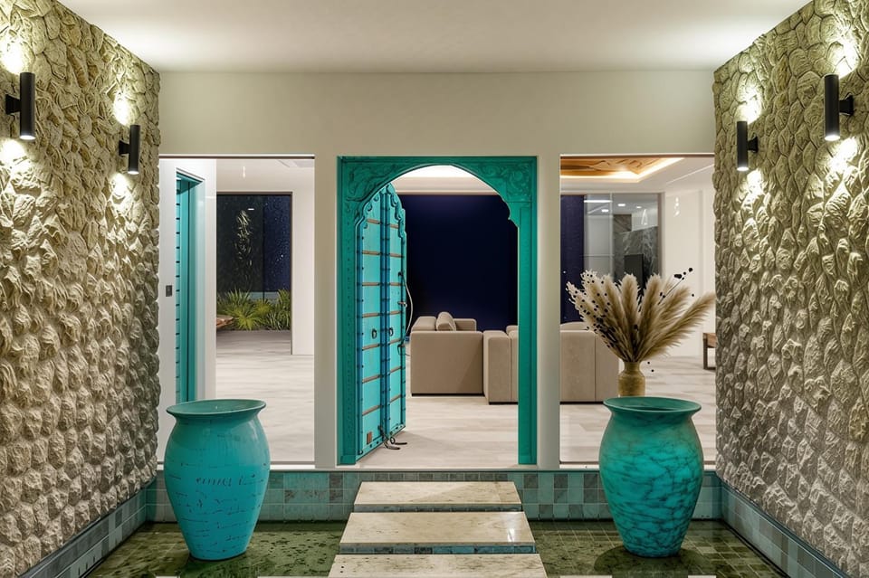 Facade/entrance