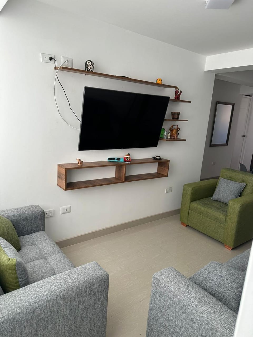 Communal lounge/ TV room