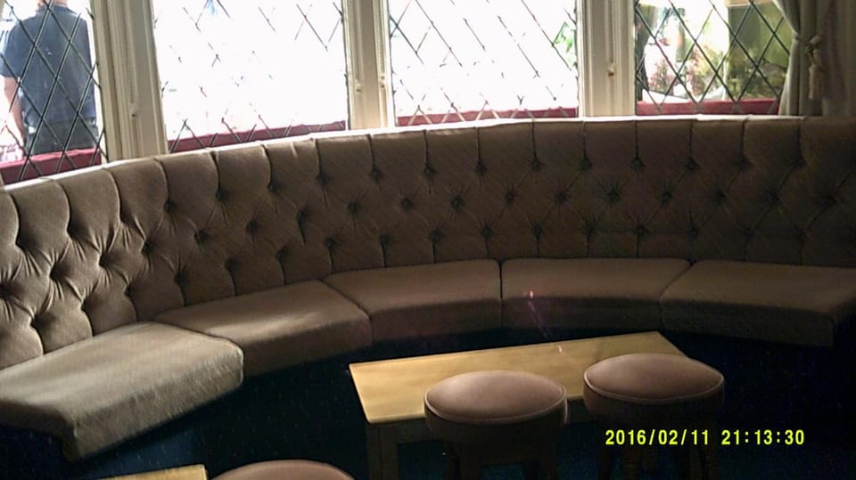 Communal lounge/ TV room