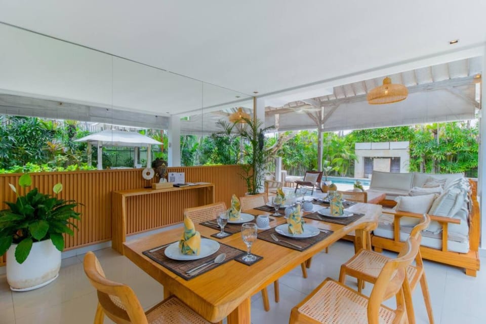 Villa Rama Sita - 100m from Eat Street, 3BR Villa in Kuta