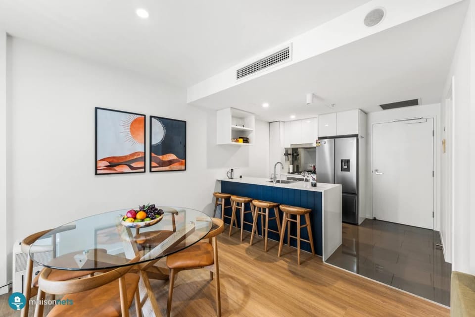 South Brisbane Unit with Parking and Pool Apartment in Brisbane City