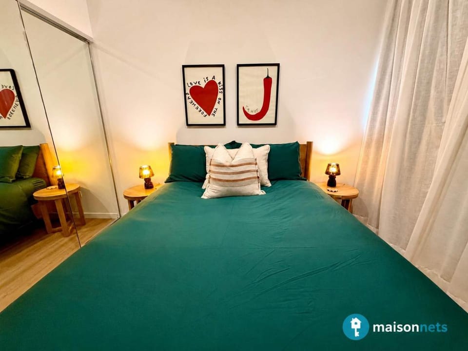 South Brisbane Unit with Parking and Pool Apartment in Brisbane City