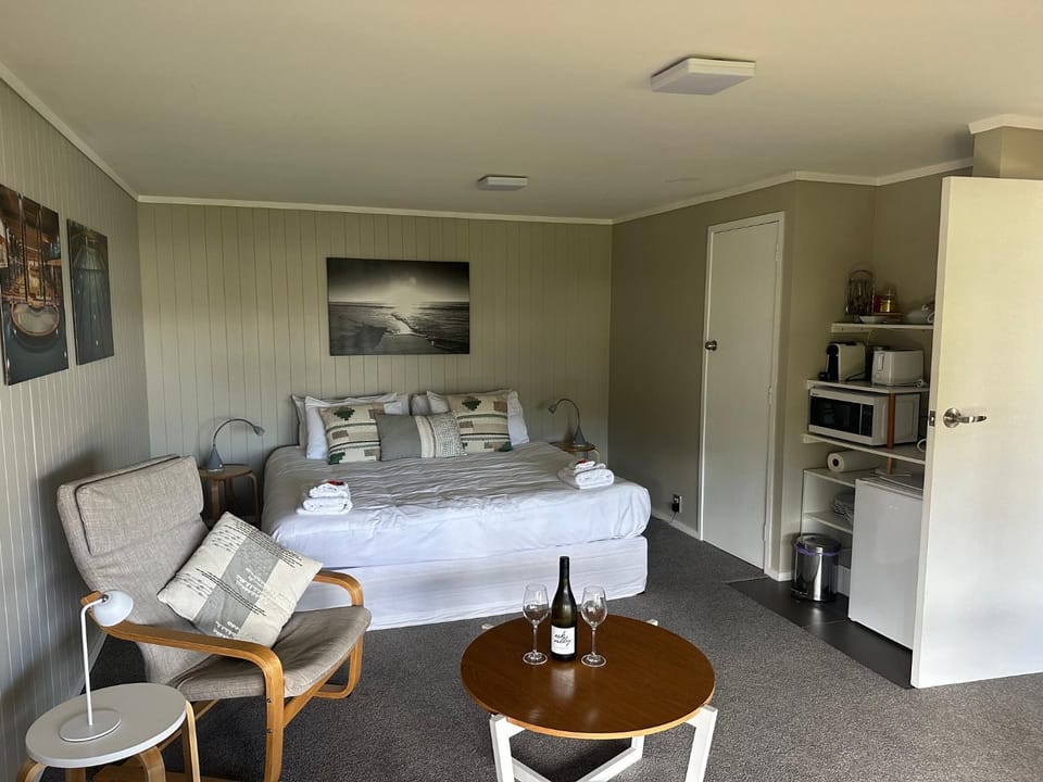 The Pacific Room, Tapeka Point Bed and Breakfast in Northland