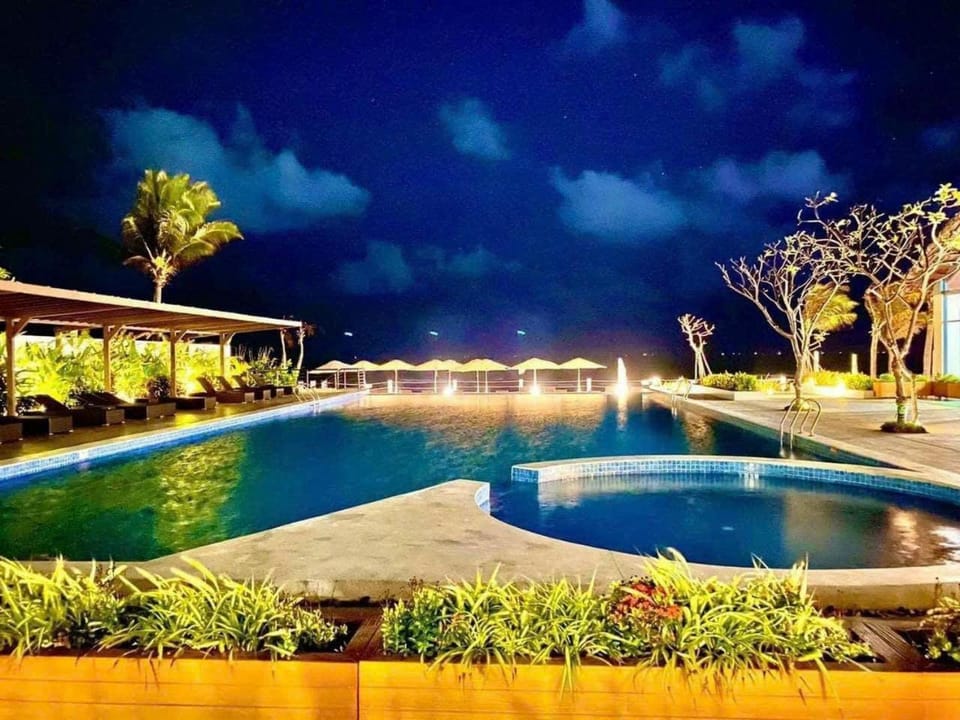 Night, Garden, Garden, Swimming pool, Swimming pool