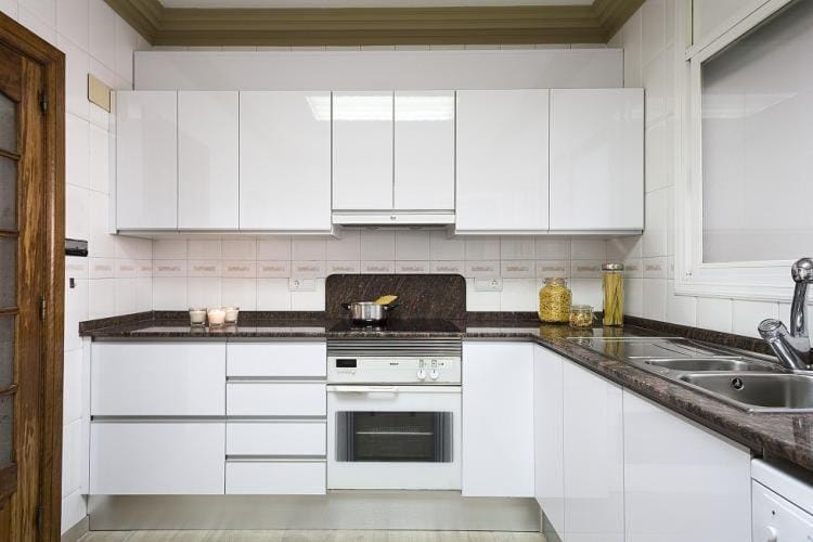 Kitchen or kitchenette, oven, stove