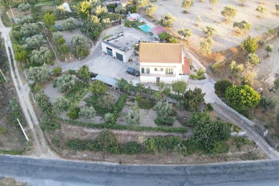 Property building, Neighbourhood, Bird's eye view