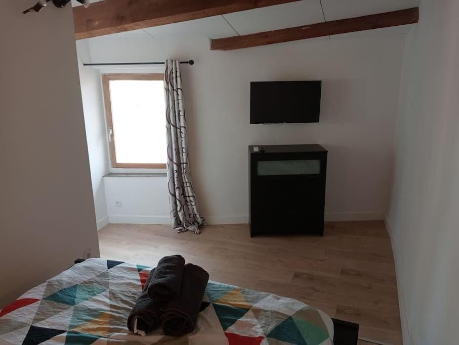 BudgetBnb petit duplex centre médiéval Apartment in Hyères