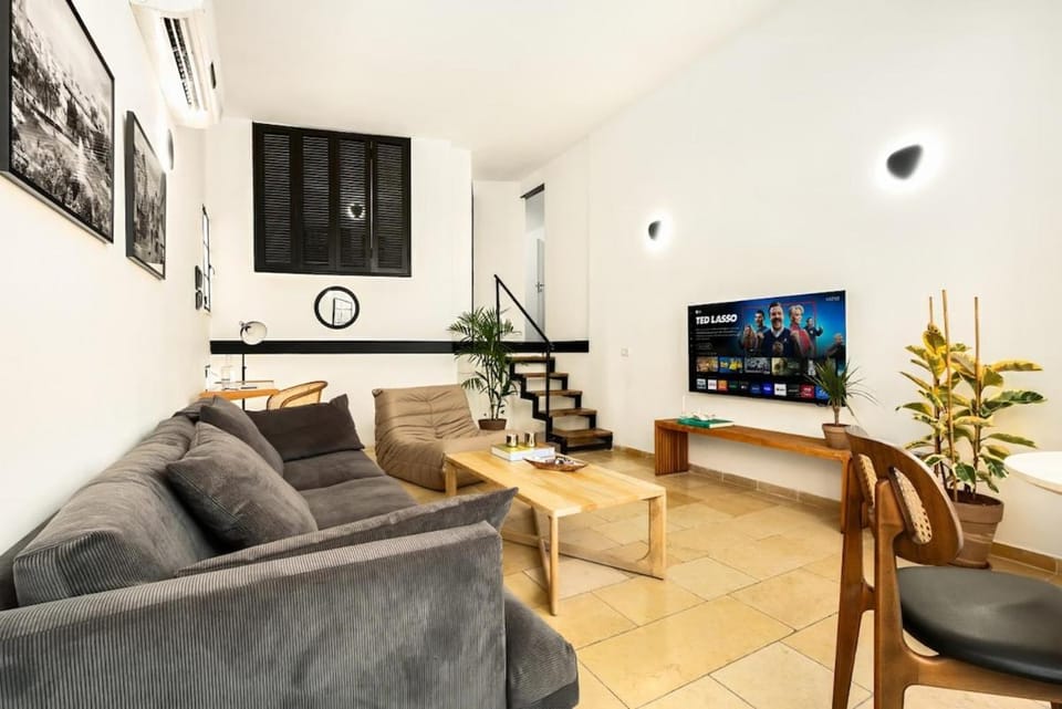 Chic 1BR Apt Urban Design by SeaNRent Apartment in Tel Aviv-Yafo