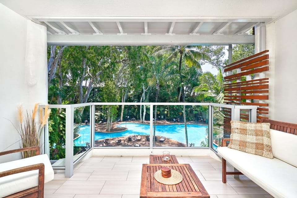 View (from property/room), Balcony/Terrace, Pool view
