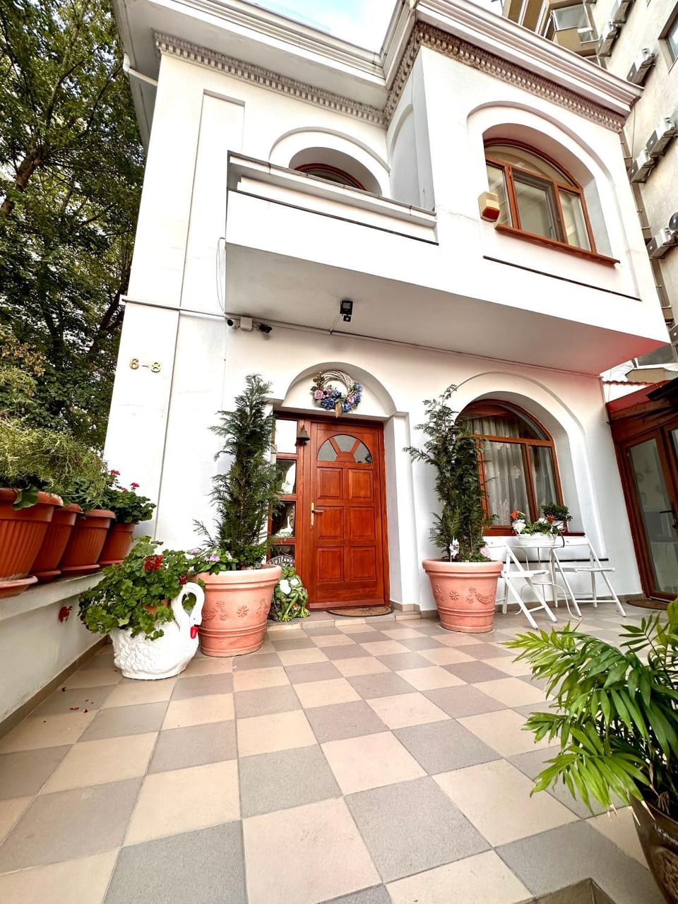 Facade/entrance