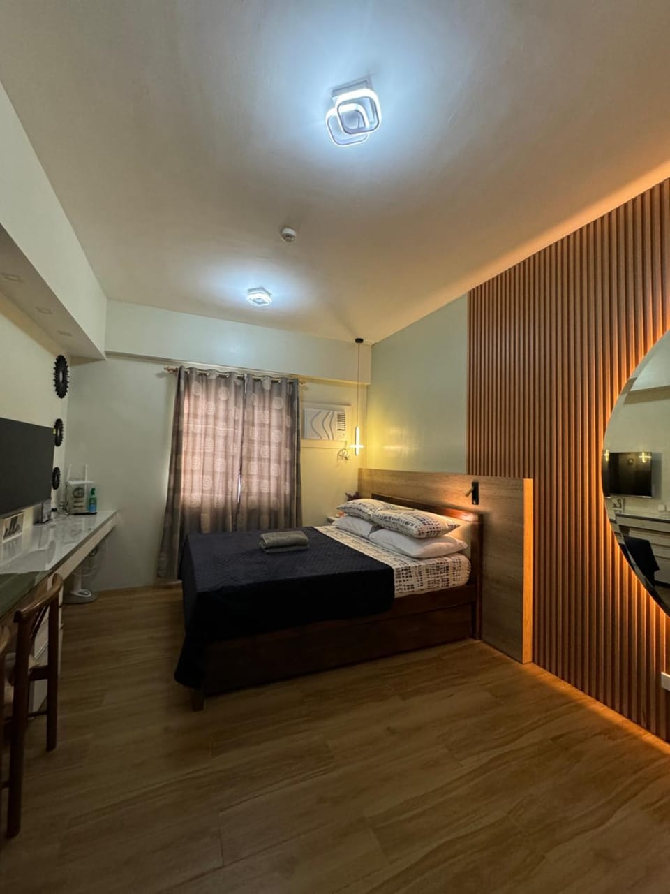 Photo of the whole room
