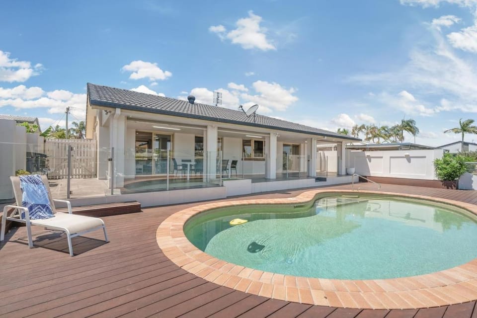 Property building, Pool view